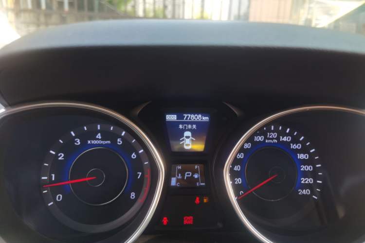 Used Hyundai Elantra (5th Generation / Langdong) 2015 1.6L Automatic Luxury Model Odometer Close Up