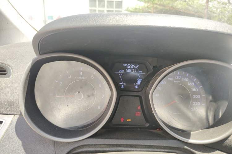 Used Hyundai Elantra (5th Generation / Langdong) 2015 1.6L Manual Fashion Edition Odometer Close Up