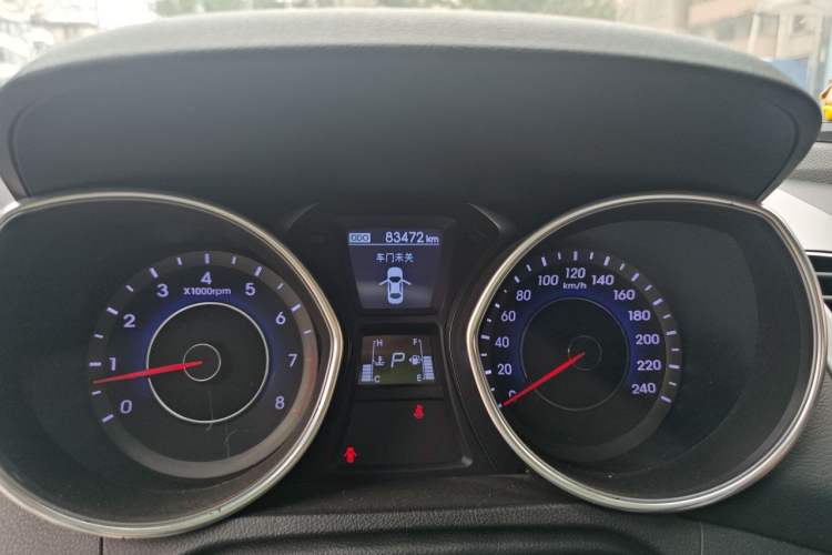 Used Hyundai Elantra (5th Generation / Langdong) 2015 1.6L Automatic Leading Model Odometer Close Up