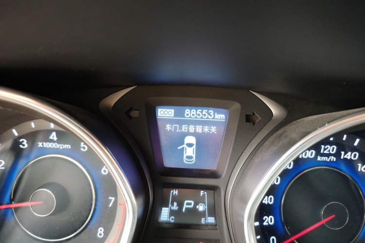 Used Hyundai Elantra (5th Generation / Langdong) 2015 1.6L Automatic Leading Model Odometer Close Up