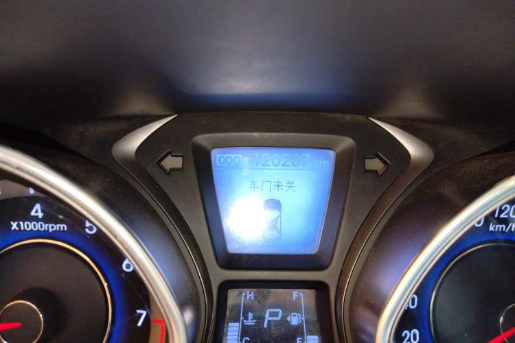 Used Hyundai Elantra (5th Generation / Langdong) 2015 1.6L Automatic Leading Model Odometer Close Up
