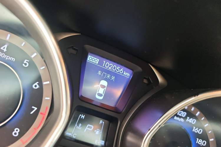 Used Hyundai Elantra (5th Generation / Langdong) 2015 1.6L Automatic Leading Model Odometer Close Up