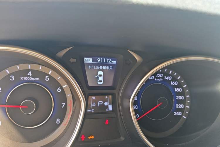 Used Hyundai Elantra (5th Generation / Langdong) 2015 1.6L Automatic Luxury Model Odometer Close Up