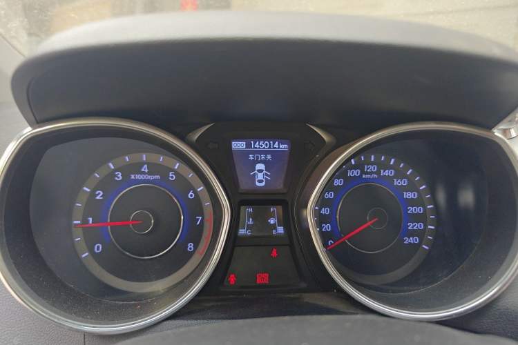 Used Hyundai Elantra (5th Generation / Langdong) 2015 1.6L Manual Leading Model Odometer Close Up