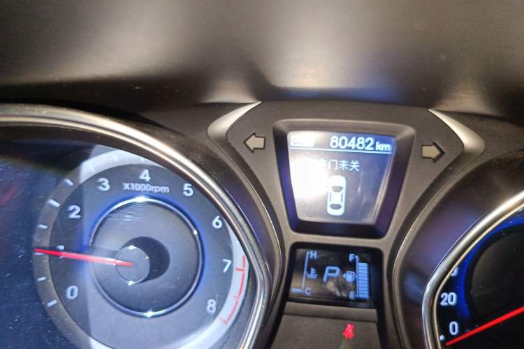 Used Hyundai Elantra (5th Generation / Langdong) 2015 1.6L Automatic Luxury Model Odometer Close Up
