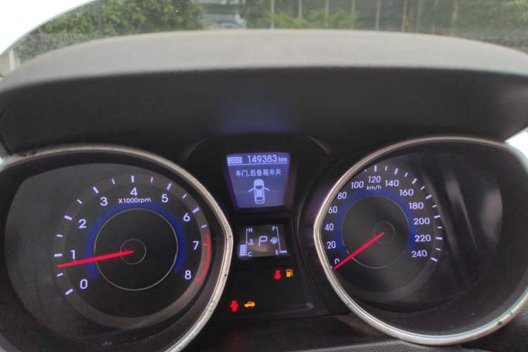 Used Hyundai Elantra (5th Generation / Langdong) 2015 1.6L Automatic Leading Model Odometer Close Up