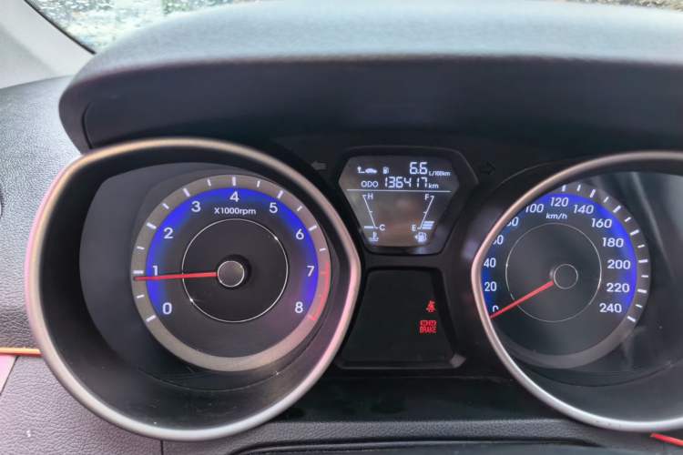 Used Hyundai Elantra (5th Generation / Langdong) 2015 1.6L Manual Fashion Edition Odometer Close Up