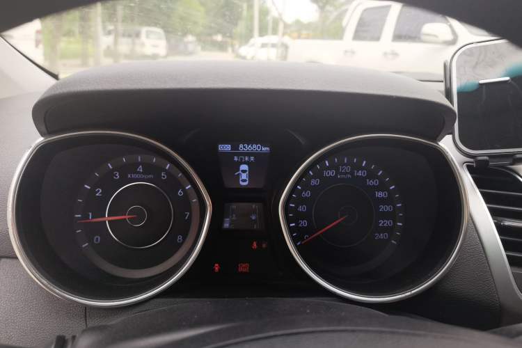 Used Hyundai Elantra (5th Generation / Langdong) 2015 1.6L Manual Leading Model Odometer Close Up