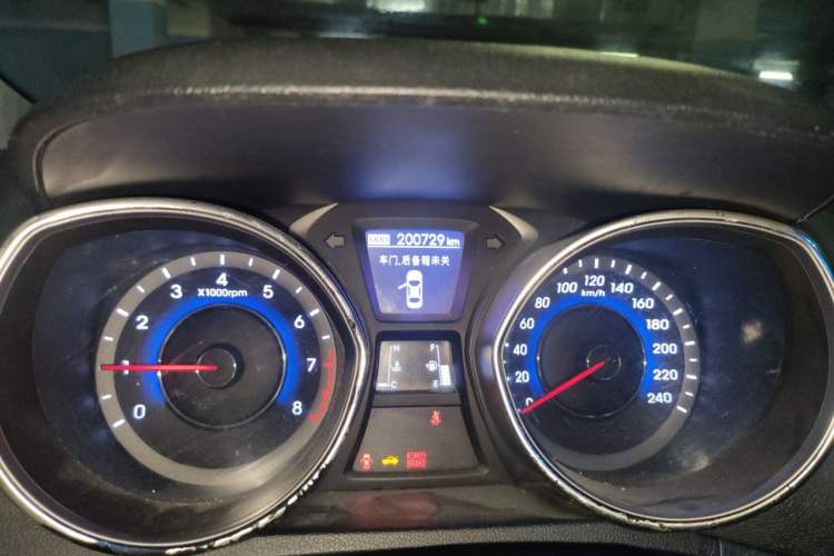 Used Hyundai Elantra (5th Generation / Langdong) 2015 1.6L Manual Leading Model Odometer Close Up