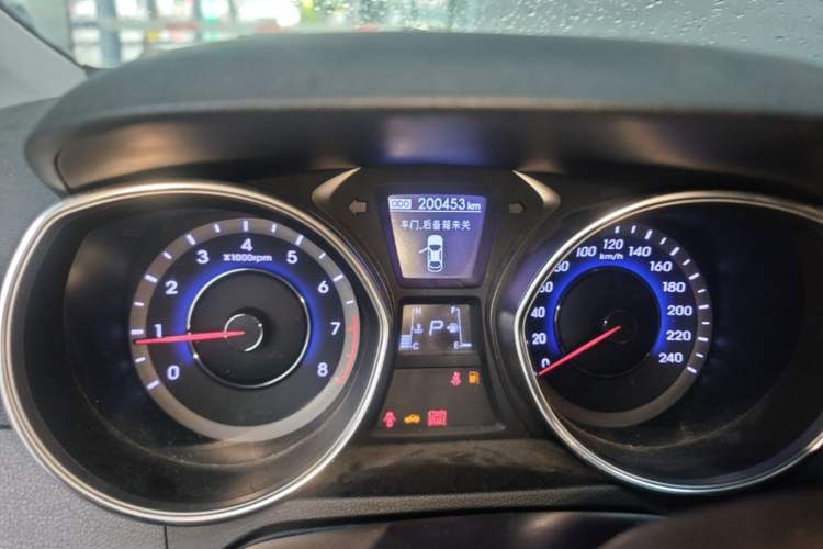 Used Hyundai Elantra (5th Generation / Langdong) 2015 1.6L Automatic Luxury Model Odometer Close Up