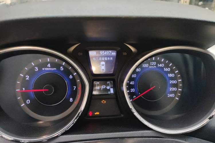 Used Hyundai Elantra (5th Generation / Langdong) 2015 1.6L Automatic Leading Model Odometer Close Up
