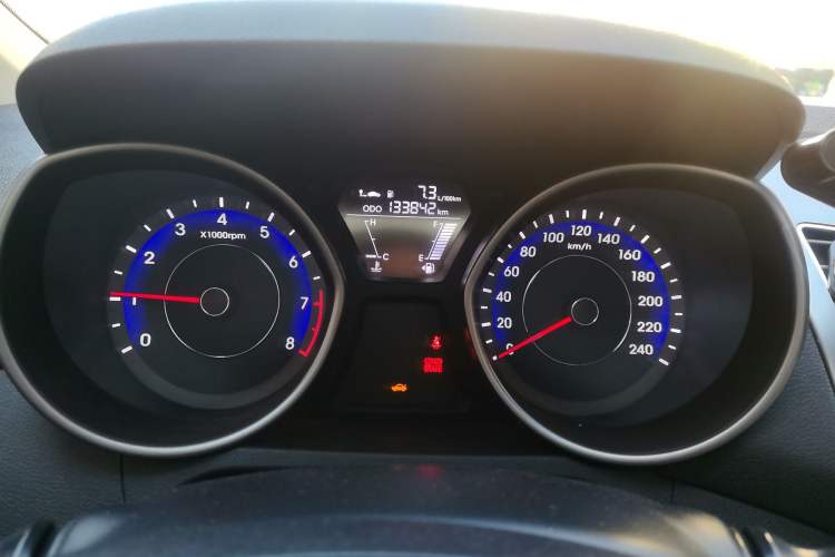 Used Hyundai Elantra (5th Generation / Langdong) 2015 1.6L Manual Fashion Edition Odometer Close Up