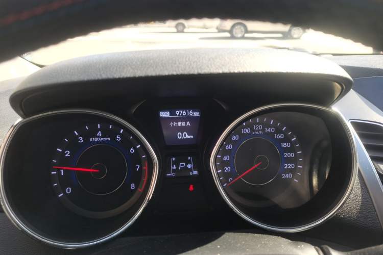 Used Hyundai Elantra (5th Generation / Langdong) 2015 1.6L Automatic Luxury Model Odometer Close Up