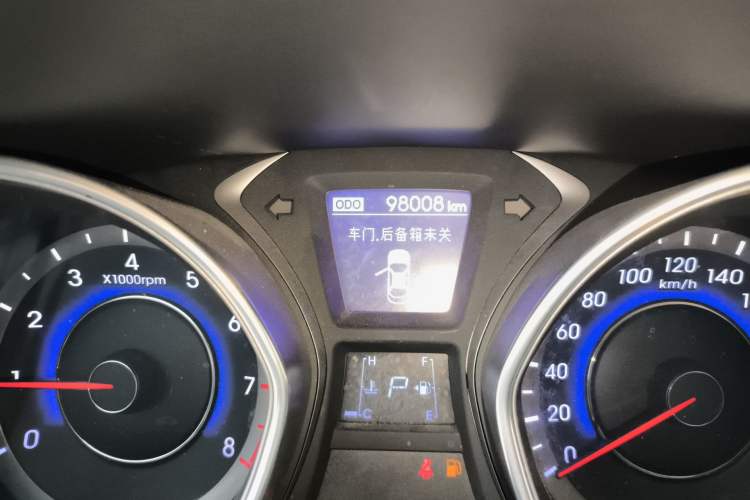 Used Hyundai Elantra (5th Generation / Langdong) 2015 1.6L Automatic Leading Model Odometer Close Up