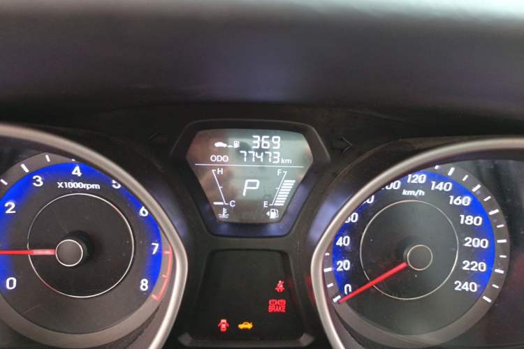 Used Hyundai Elantra (5th Generation / Langdong) 2015 1.6L Automatic Leading Model Odometer Close Up