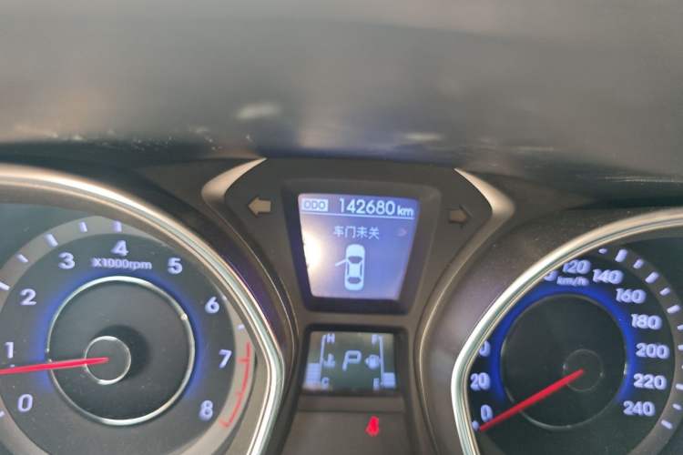 Used Hyundai Elantra (5th Generation / Langdong) 2015 1.6L Automatic Leading Model Odometer Close Up
