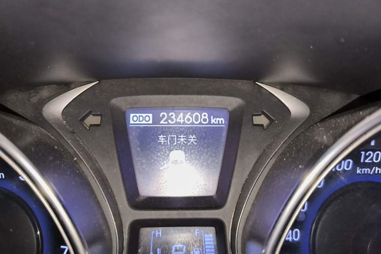Used Hyundai Elantra (5th Generation / Langdong) 2015 1.6L Automatic Leading Model Odometer Close Up