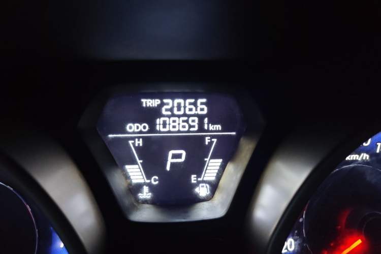 Used Hyundai Elantra (5th Generation / Langdong) 2015 1.6L Automatic Fashion Model Odometer Close Up