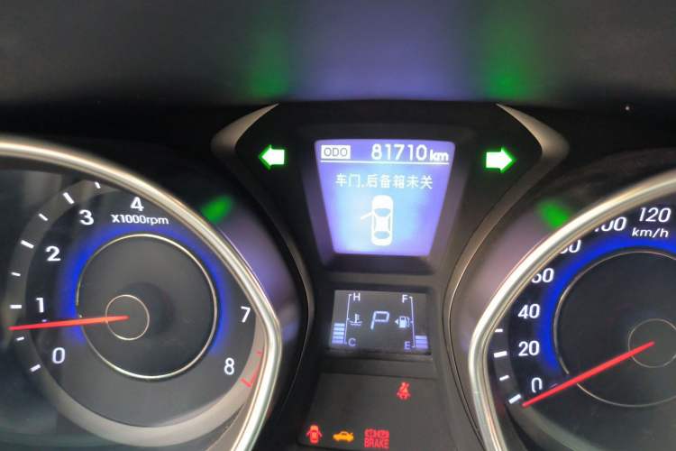 Used Hyundai Elantra (5th Generation / Langdong) 2015 1.6L Automatic Leading Model Odometer Close Up