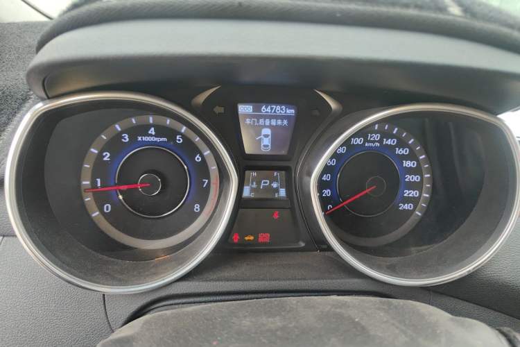 Used Hyundai Elantra (5th Generation / Langdong) 2015 1.6L Automatic Leading Model Odometer Close Up