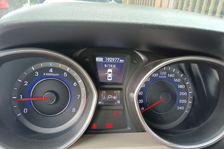 Used Hyundai Elantra (5th Generation / Langdong) 2015 1.6L Automatic Leading Model Odometer Close Up