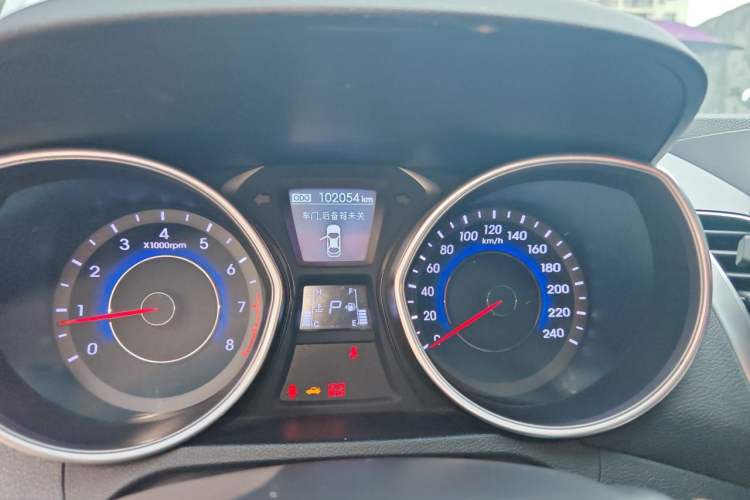 Used Hyundai Elantra (5th Generation / Langdong) 2015 1.6L Automatic Luxury Model Odometer Close Up