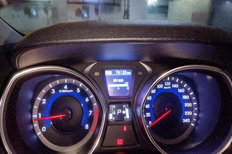 Used Hyundai Elantra (5th Generation / Langdong) 2015 1.6L Automatic Leading Model Odometer Close Up