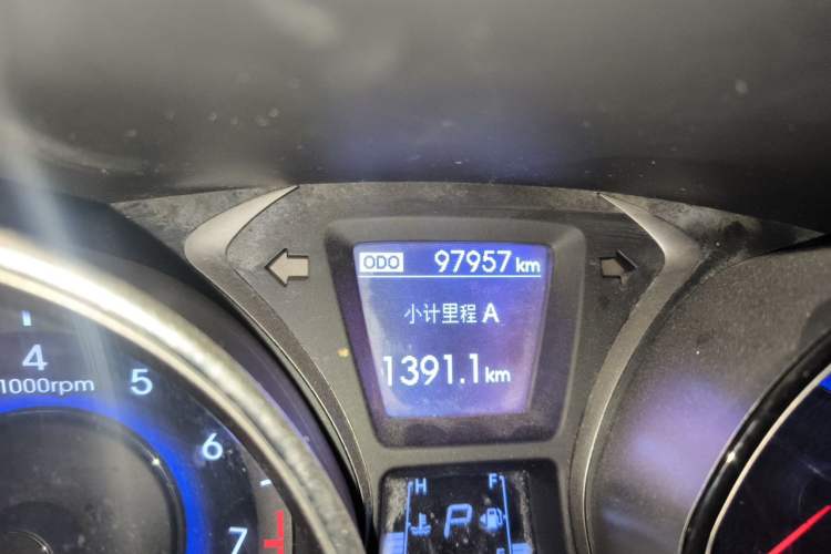 Used Hyundai Elantra (5th Generation / Langdong) 2015 1.6L Automatic Leading Model Odometer Close Up