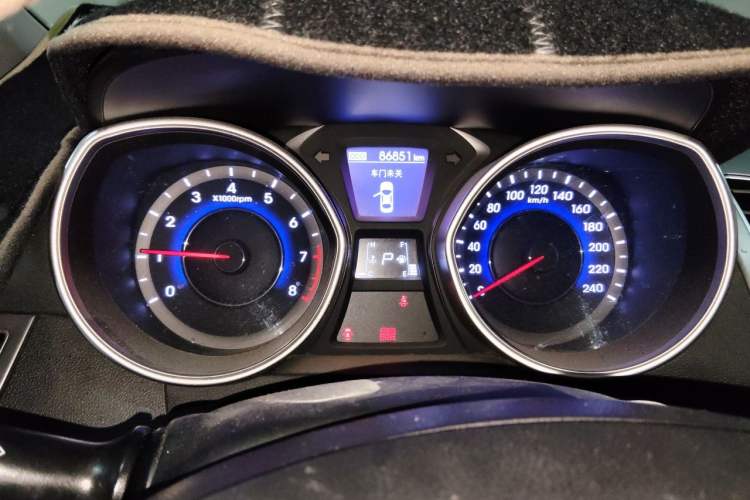 Used Hyundai Elantra (5th Generation / Langdong) 2015 1.6L Automatic Leading Model Odometer Close Up