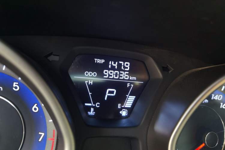 Used Hyundai Elantra (5th Generation / Langdong) 2015 1.6L Automatic Fashion Model Odometer Close Up