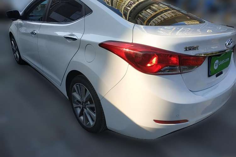 Used Hyundai Elantra (5th Generation / Langdong) 2015 1.6L Automatic Luxury Model Rear Left 45 Deg