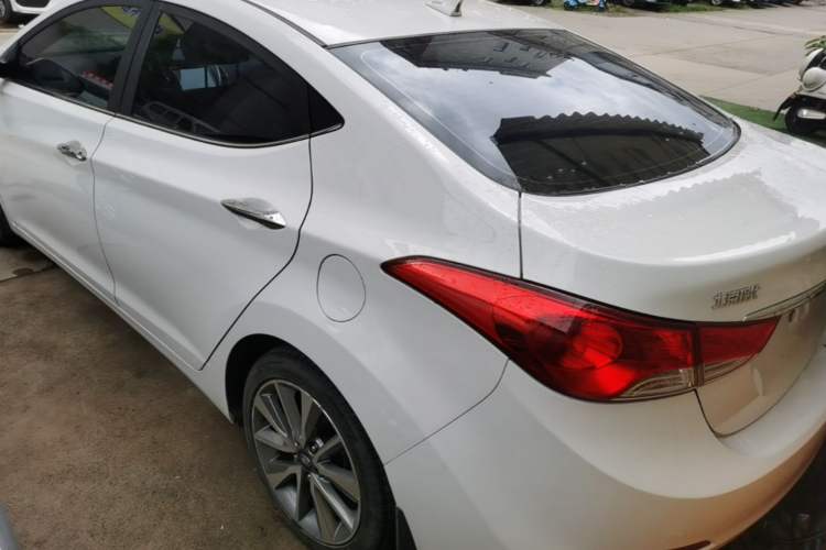 Used Hyundai Elantra (5th Generation / Langdong) 2015 1.6L Automatic Luxury Model Rear Left 45 Deg