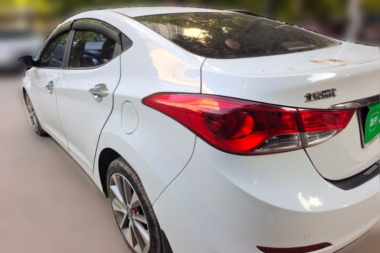 Used Hyundai Elantra (5th Generation / Langdong) 2015 1.6L Automatic Luxury Model Rear Left 45 Deg