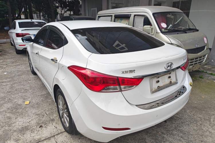 Used Hyundai Elantra (5th Generation / Langdong) 2015 1.6L Manual Leading Model Rear Left 45 Deg
