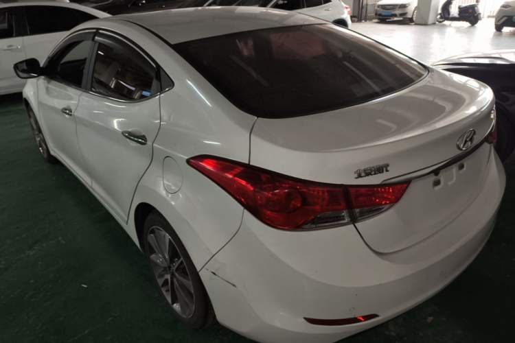 Used Hyundai Elantra (5th Generation / Langdong) 2015 1.6L Automatic Luxury Model Rear Left 45 Deg