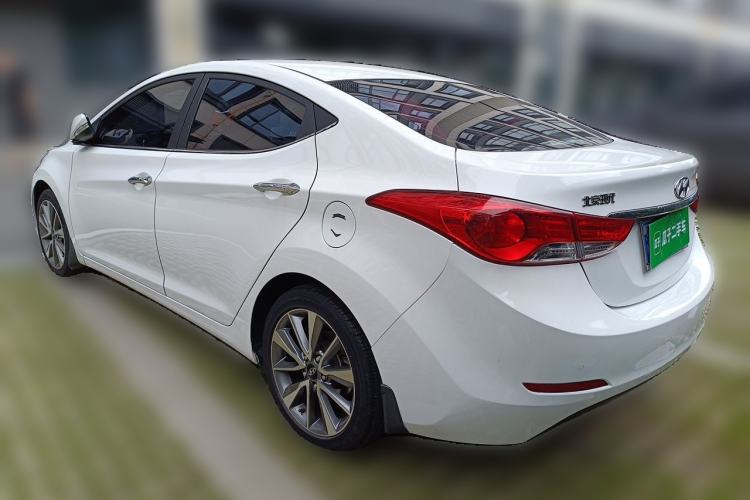 Used Hyundai Elantra (5th Generation / Langdong) 2015 1.6L Automatic Leading Model Rear Left 45 Deg