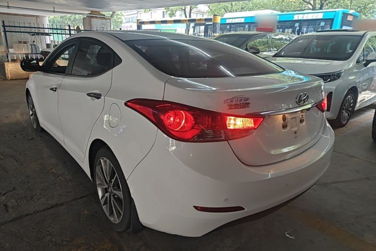 Used Hyundai Elantra (5th Generation / Langdong) 2015 1.6L Automatic Leading Model Rear Left 45 Deg