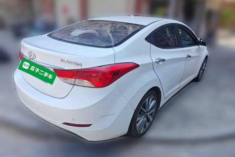 Used Hyundai Elantra (5th Generation / Langdong) 2015 1.6L Automatic Leading Model Rear Right 45 Deg