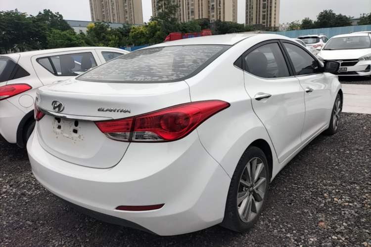 Used Hyundai Elantra (5th Generation / Langdong) 2015 1.6L Automatic Leading Model Rear Right 45 Deg