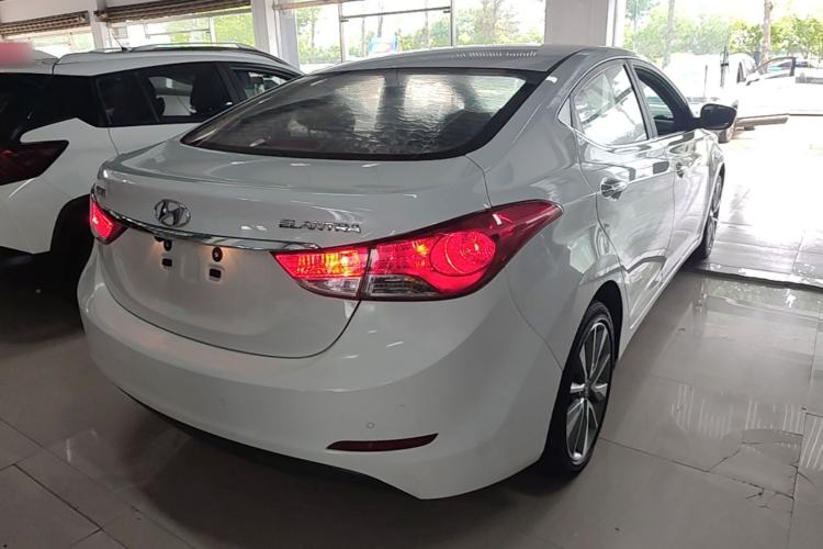 Used Hyundai Elantra (5th Generation / Langdong) 2015 1.6L Automatic Leading Model Rear Right 45 Deg