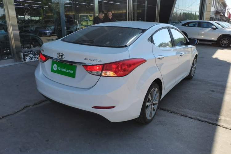 Used Hyundai Elantra (5th Generation / Langdong) 2015 1.6L Automatic Leading Model Rear Right 45 Deg