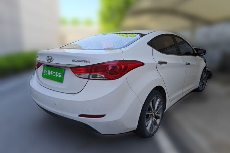Used Hyundai Elantra (5th Generation / Langdong) 2015 1.6L Automatic Leading Model Rear Right 45 Deg