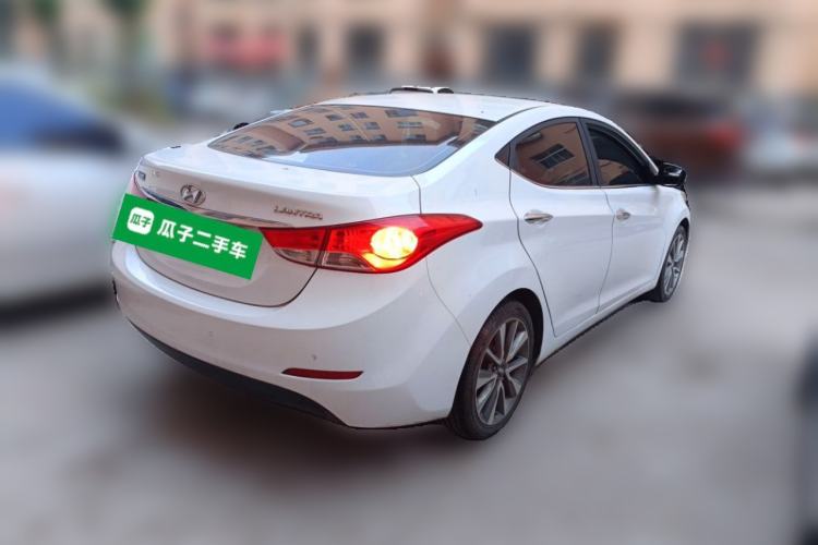 Used Hyundai Elantra (5th Generation / Langdong) 2015 1.6L Automatic Leading Model Rear Right 45 Deg