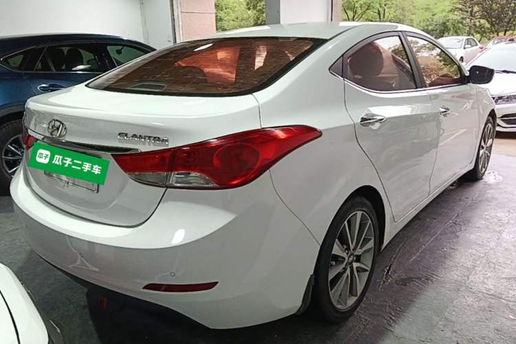 Used Hyundai Elantra (5th Generation / Langdong) 2015 1.6L Automatic Leading Model Rear Right 45 Deg
