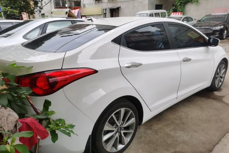 Used Hyundai Elantra (5th Generation / Langdong) 2015 1.6L Automatic Luxury Model Rear Right 45 Deg