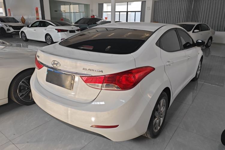Used Hyundai Elantra (5th Generation / Langdong) 2015 1.6L Automatic Fashion Model Rear Right 45 Deg