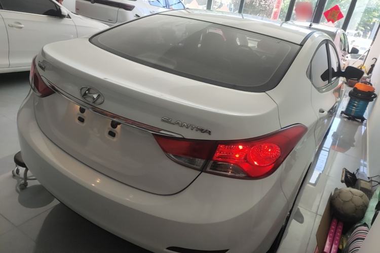 Used Hyundai Elantra (5th Generation / Langdong) 2015 1.6L Automatic Fashion Model Rear Right 45 Deg