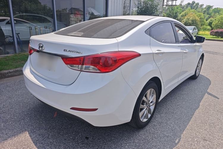 Used Hyundai Elantra (5th Generation / Langdong) 2015 1.6L Automatic Fashion Model Rear Right 45 Deg