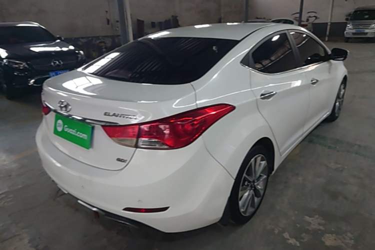 Used Hyundai Elantra (5th Generation / Langdong) 2015 1.6L Automatic Luxury Model Rear Right 45 Deg