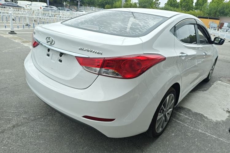 Used Hyundai Elantra (5th Generation / Langdong) 2015 1.6L Automatic Luxury Model Rear Right 45 Deg